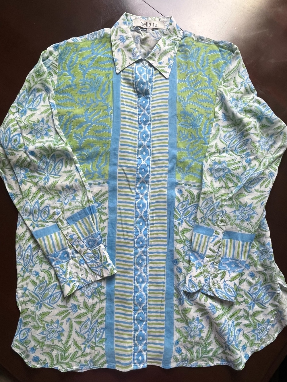Bella Tu Button Down - Picture 2 of 5